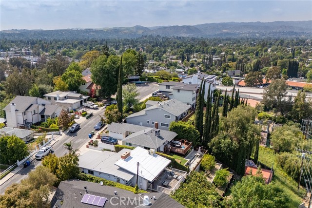 22253 Del Valle Street, Woodland Hills CA: https://media.crmls.org/medias/eeee683c-833e-456e-b09c-4df569565a92.jpg