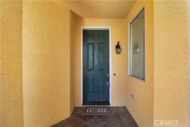 Detail Gallery Image 4 of 40 For 842 W Orange Heights Ln, Corona,  CA 92882 - 5 Beds | 2/1 Baths