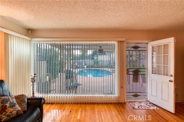 Detail Gallery Image 8 of 21 For 17048 Germain St, Granada Hills,  CA 91344 - 4 Beds | 2 Baths