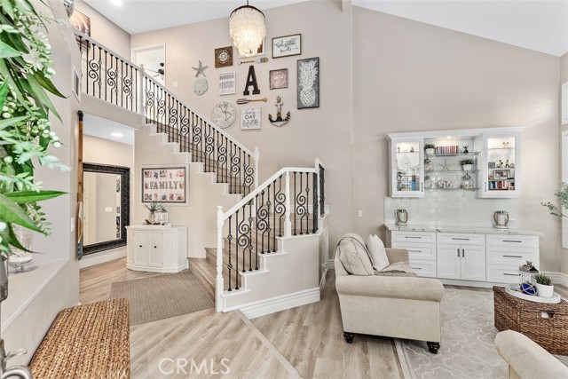 12 La Perla, Lake Forest CA: https://media.crmls.org/medias/eeef11cd-76eb-42a7-bdfb-1c7d2e43e49c.jpg