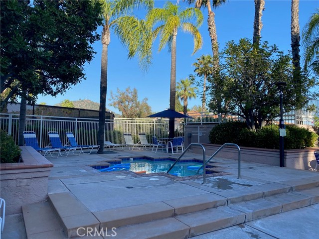 Detail Gallery Image 9 of 10 For 1000 Calle Allegre, Glendale,  CA 91208 - 4 Beds | 4 Baths