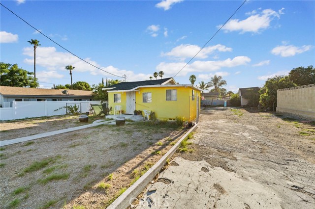 Image 2 for 9506 Tamarind Ave, Fontana, CA 92335