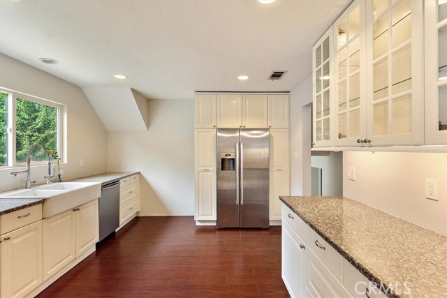 Detail Gallery Image 6 of 27 For 11 Rainbow Ridge Rd, Phillips Ranch,  CA 91766 - 3 Beds | 2/1 Baths