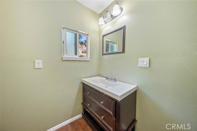 Detail Gallery Image 9 of 37 For 13510 Lower Lakeshore Dr, Clearlake,  CA 95422 - 4 Beds | 2 Baths