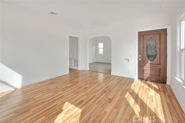 547 W 106th Street, Los Angeles CA: https://media.crmls.org/medias/eeefeea4-6250-4254-aa92-9c4caf09553f.jpg