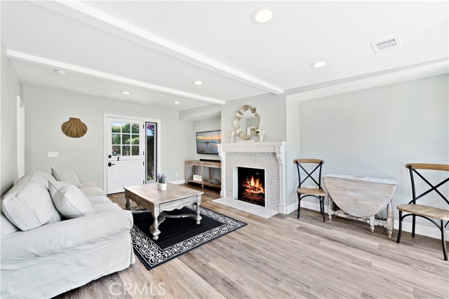 Detail Gallery Image 7 of 28 For 480 Thalia St, Laguna Beach,  CA 92651 - 2 Beds | 2 Baths