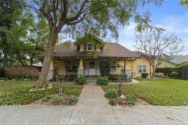 Detail Gallery Image 2 of 32 For 316 E Foothill Bld, Glendora,  CA 91741 - 3 Beds | 2 Baths