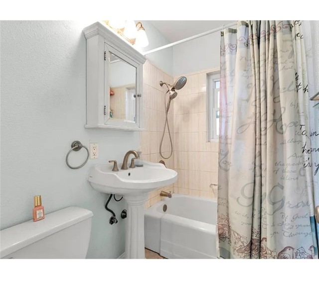 Detail Gallery Image 8 of 13 For 227 Valle Vista, Monrovia,  CA 91016 - 2 Beds | 1 Baths