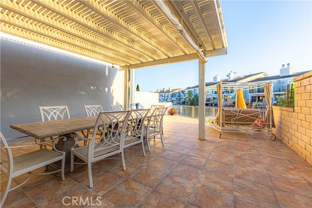 Detail Gallery Image 6 of 39 For 3436 Bravata Dr, Huntington Beach,  CA 92649 - 4 Beds | 3 Baths