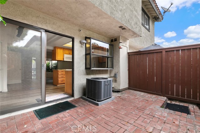 Detail Gallery Image 16 of 46 For 1102 San Juan St #B,  Tustin,  CA 92780 - 2 Beds | 2/1 Baths