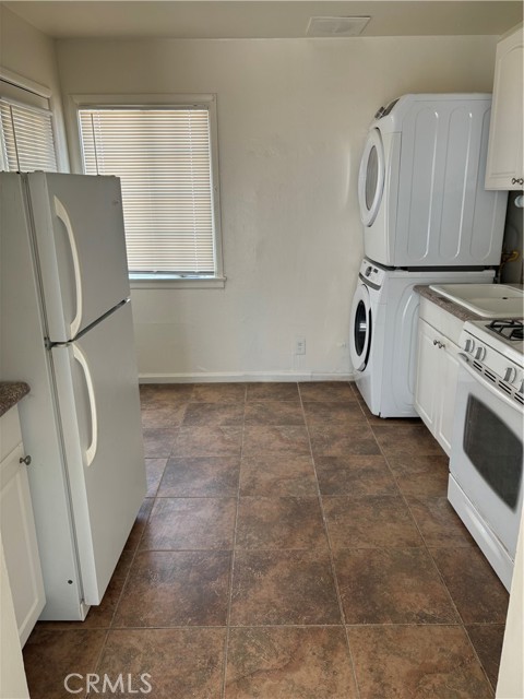 6688 Yucca Avenue, 29 Palms CA: https://media.crmls.org/medias/eef18400-909d-4361-917b-1aead01c4610.jpg