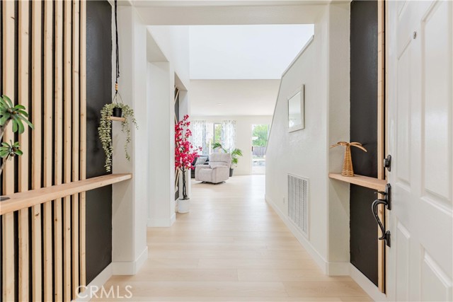 24520 Calle Estancia, Murrieta CA: https://media.crmls.org/medias/eef1aeb5-24d7-4ac4-a26c-d7edd654bf39.jpg