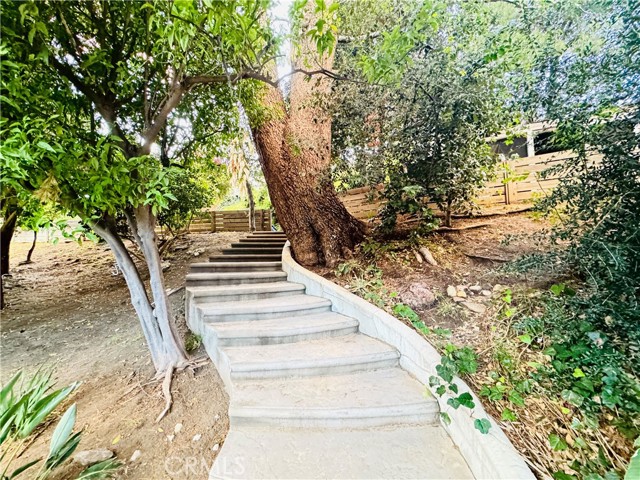 Detail Gallery Image 36 of 44 For 11905 Paso Robles, Granada Hills,  CA 91344 - 4 Beds | 3 Baths