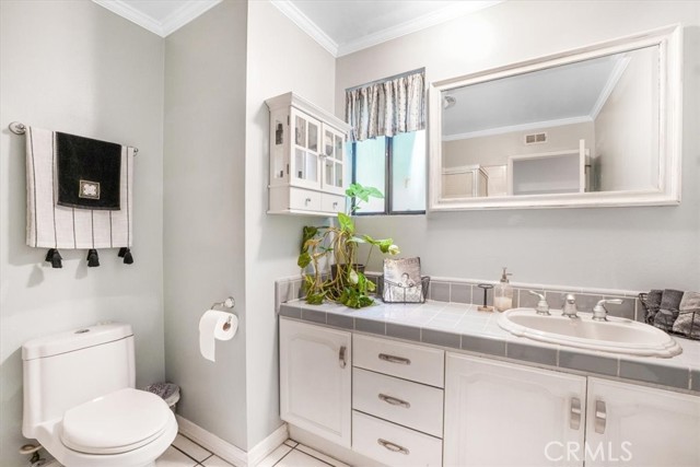 Detail Gallery Image 20 of 36 For 13720 Woodcock Avenue, Sylmar,  CA 91342 - 4 Beds | 3 Baths