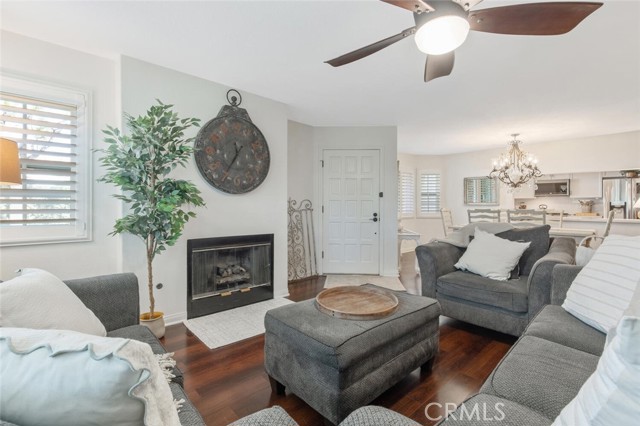 502 Charles Street, Moorpark CA: https://media.crmls.org/medias/eef2e784-210c-4f2c-ad98-561dbd5ccdca.jpg