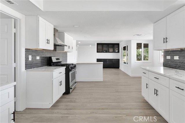 14855 Flathead Road, Apple Valley CA: https://media.crmls.org/medias/eef34a0f-cd27-4386-b88d-7e4eb7bdc3d6.jpg