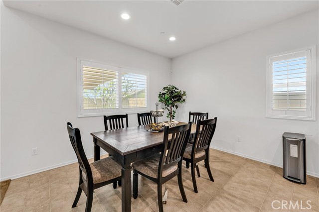 16252 Gibson Street, Victorville CA: https://media.crmls.org/medias/eef3eaed-6f87-456a-a1d7-f4d1d090ab63.jpg