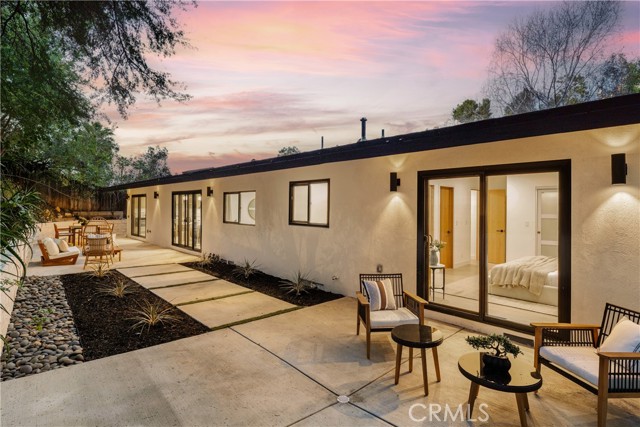 Detail Gallery Image 29 of 44 For 5105 Tendilla, Woodland Hills,  CA 91364 - 3 Beds | 2 Baths