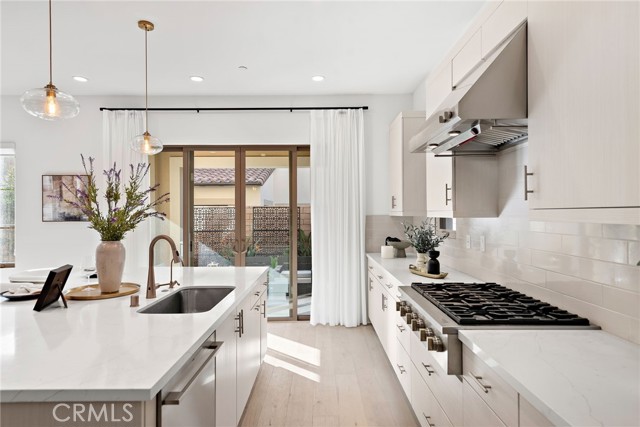 Detail Gallery Image 13 of 32 For 215 Sutters Mill, Irvine,  CA 92602 - 4 Beds | 4/1 Baths