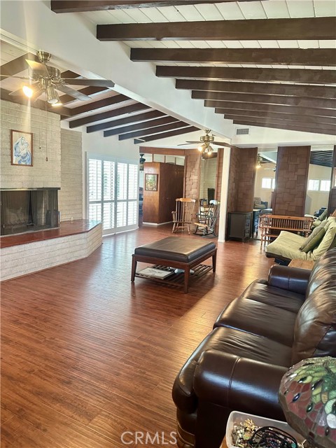 2917 Via San Carlo, Montebello CA: https://media.crmls.org/medias/eef63879-8d1d-467b-83e3-0d6253ee0620.jpg
