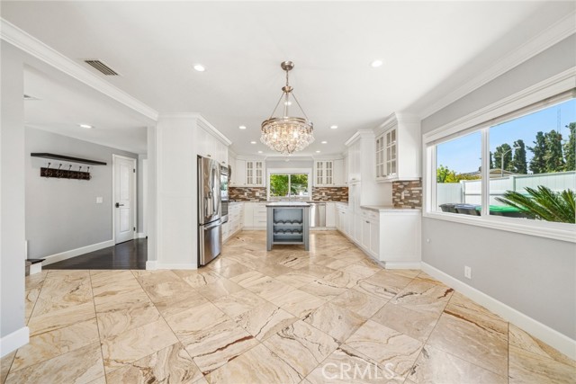 Detail Gallery Image 8 of 32 For 25101 Northrup Dr, Laguna Hills,  CA 92653 - 5 Beds | 3 Baths