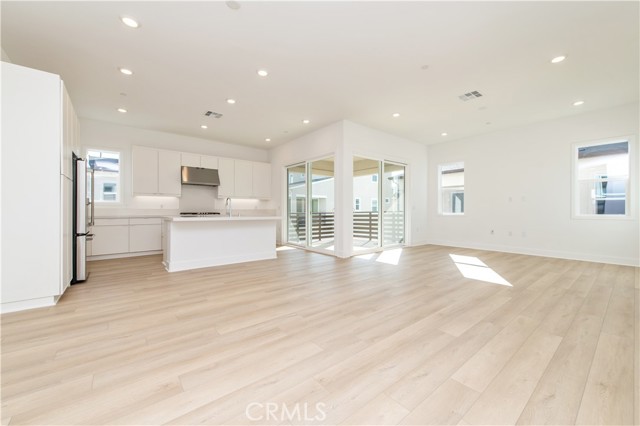 Detail Gallery Image 10 of 28 For 108 Tiffin, Irvine,  CA 92618 - 3 Beds | 2/1 Baths