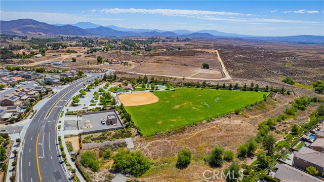 38209 Talavera Court, Murrieta CA: https://media.crmls.org/medias/eef7a043-c017-4486-af1c-c468645b3ef2.jpg