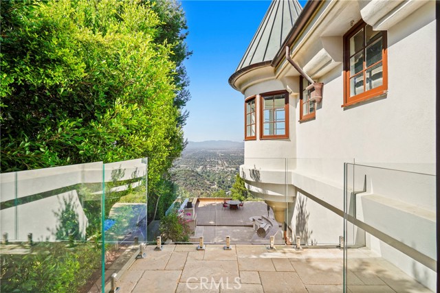 13320 Mulholland Drive, Beverly Hills CA: https://media.crmls.org/medias/eef80b68-32af-474f-aa4f-680be0503d04.jpg