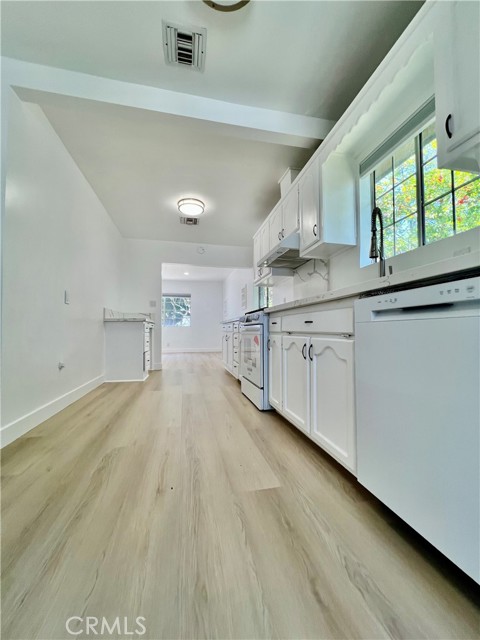 Detail Gallery Image 4 of 34 For 12987 Correnti St, Pacoima,  CA 91331 - 3 Beds | 2 Baths