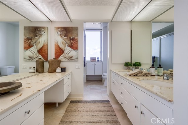 2999 E Ocean Boulevard, Long Beach CA: https://media.crmls.org/medias/eef8bfc1-5aef-4667-89ab-813faecc14cc.jpg