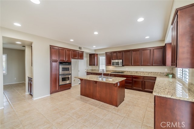 Detail Gallery Image 17 of 70 For 3675 Sunmeadow St, Corona,  CA 92881 - 6 Beds | 4 Baths