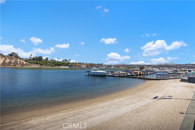 103 Yorktown, Newport Beach CA: https://media.crmls.org/medias/eef9d998-7840-4518-a9cf-d901ab9856ab.jpg
