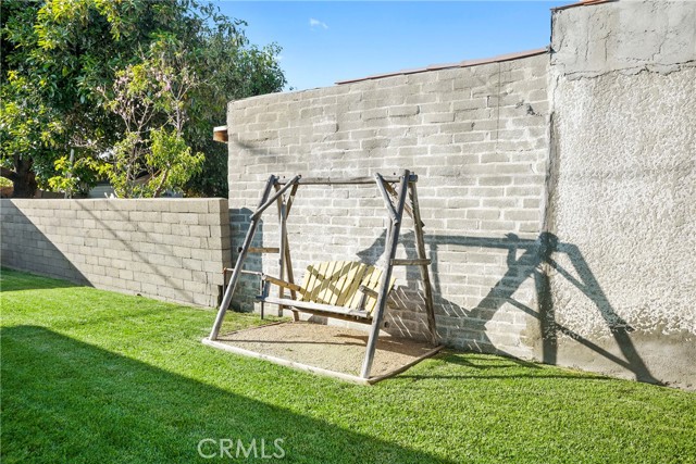 Detail Gallery Image 22 of 26 For 8465 San Carlos Ave, South Gate,  CA 90280 - 2 Beds | 1 Baths