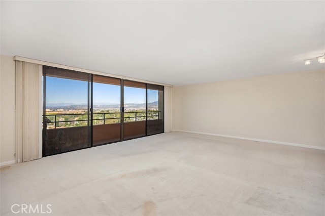 Detail Gallery Image 9 of 54 For 24055 Paseo Del Lago #1303,  Laguna Woods,  CA 92637 - 2 Beds | 2 Baths