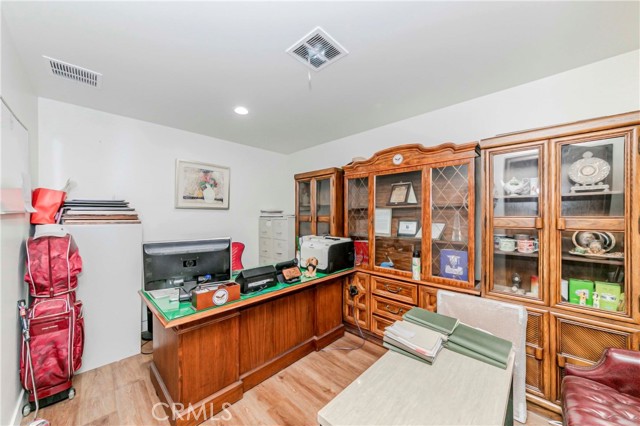 Image 10 of 30 For 702 Holt Avenue