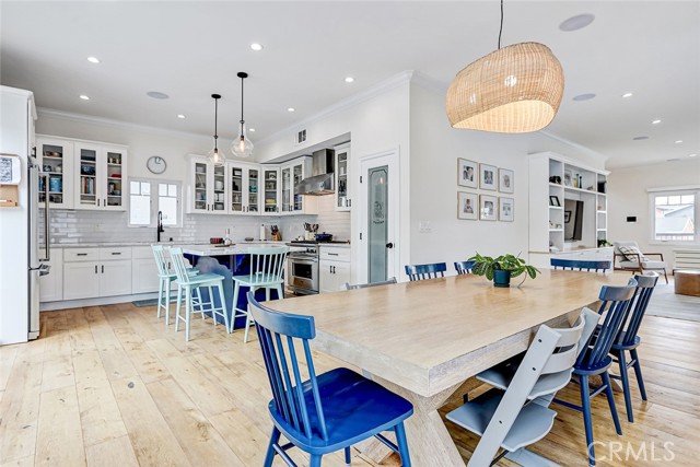 Detail Gallery Image 11 of 52 For 825 Center, El Segundo,  CA 90245 - 4 Beds | 3 Baths