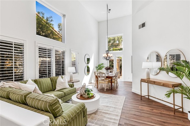 Image 3 of 52 For 32 Arrivo Drive