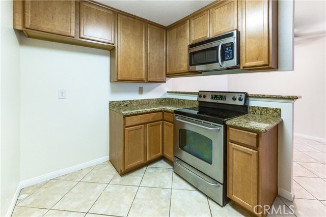 Detail Gallery Image 6 of 20 For 1345 Cabrillo Park Dr #N01,  Santa Ana,  CA 92701 - 2 Beds | 2 Baths