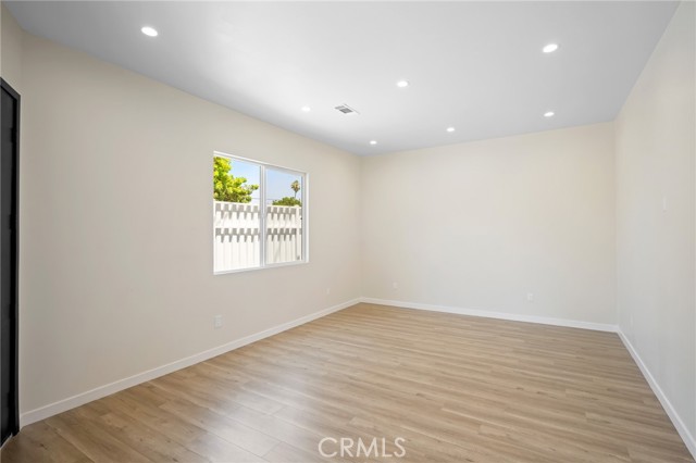 8302 Webb Avenue, Sun Valley CA: https://media.crmls.org/medias/eefd7916-25f1-42c2-8af6-86e70efcaf37.jpg