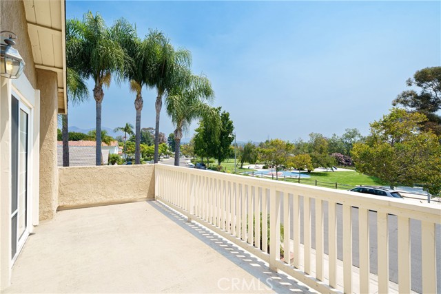 23251 Via Guadix, Mission Viejo CA: https://media.crmls.org/medias/eefe117b-d750-4d68-a735-b9b591642a18.jpg