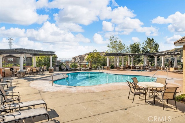 16710 Nicklaus Drive, Sylmar CA: https://media.crmls.org/medias/eefe38d3-ab16-4e98-bf44-1babf9057eb1.jpg