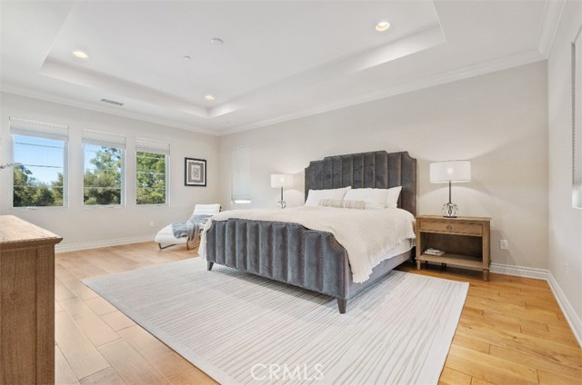 10 Shadybend, Irvine CA: https://media.crmls.org/medias/eeff56fc-ce40-4ccf-810e-fd9a004c2822.jpg