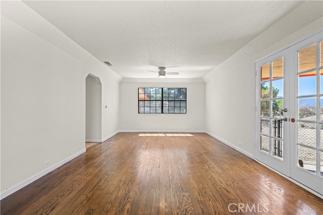 13620 Pales, Agua Dulce CA: https://media.crmls.org/medias/ef004879-76a0-461b-8c35-4f6e944db211.jpg