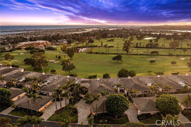 1075 Granville Drive, Newport Beach CA: https://media.crmls.org/medias/ef004883-c271-494b-bd76-60ae4da54a38.jpg