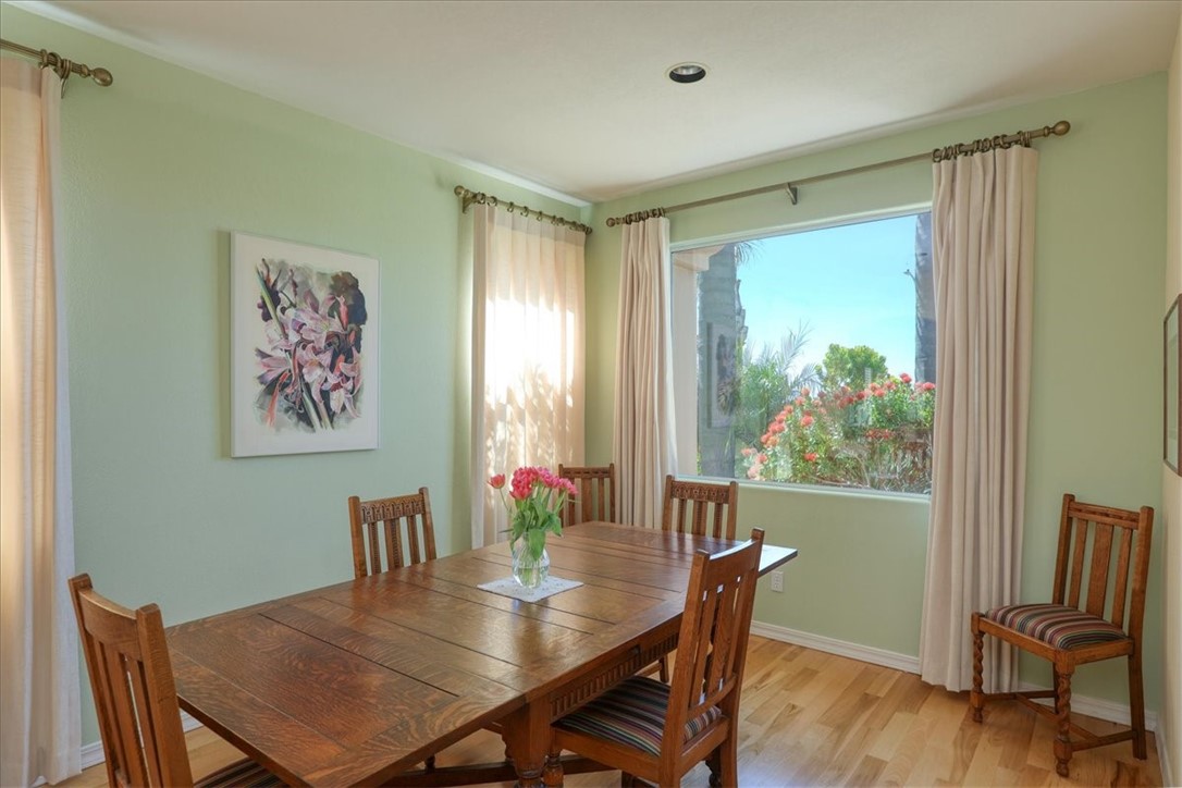 Detail Gallery Image 6 of 53 For 64 Whitecap St, Pismo Beach,  CA 93449 - 3 Beds | 2/1 Baths