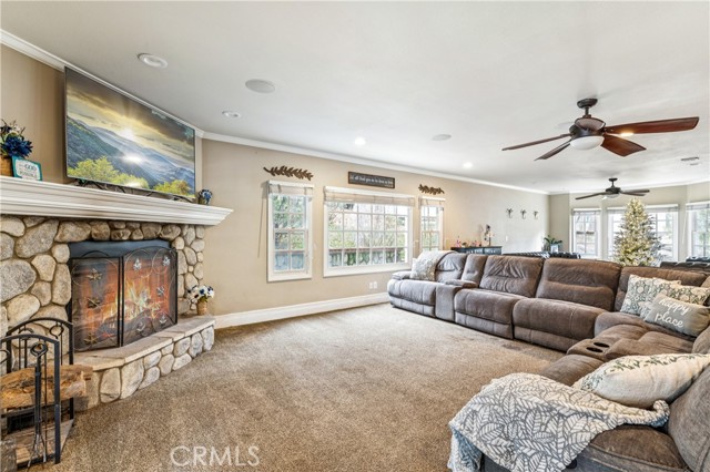 Detail Gallery Image 3 of 20 For 26461 Hillcrest Ln, Lake Arrowhead,  CA 92352 - 4 Beds | 3/1 Baths