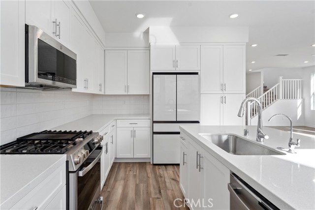 Detail Gallery Image 9 of 36 For 4033 Spring Haven Lane, Corona,  CA 92883 - 3 Beds | 2/1 Baths
