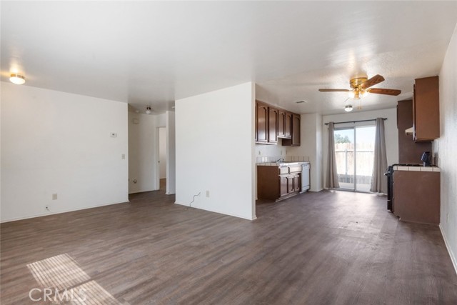 20705 Thunderbird Road, Apple Valley CA: https://media.crmls.org/medias/ef014e3c-813c-42e0-9e8d-2b01a3f4bc16.jpg