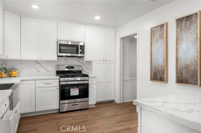 670 E Palm Avenue, Redlands CA: https://media.crmls.org/medias/ef019ab8-b328-4041-a71a-ed9d48c5e82a.jpg