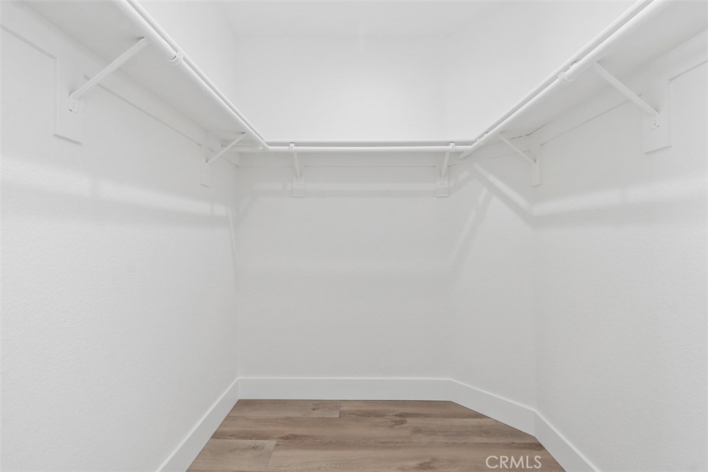 https://media.crmls.org/medias/ef01b034-6bfa-4665-be10-5640b574ed05.jpg?preset=X-Large